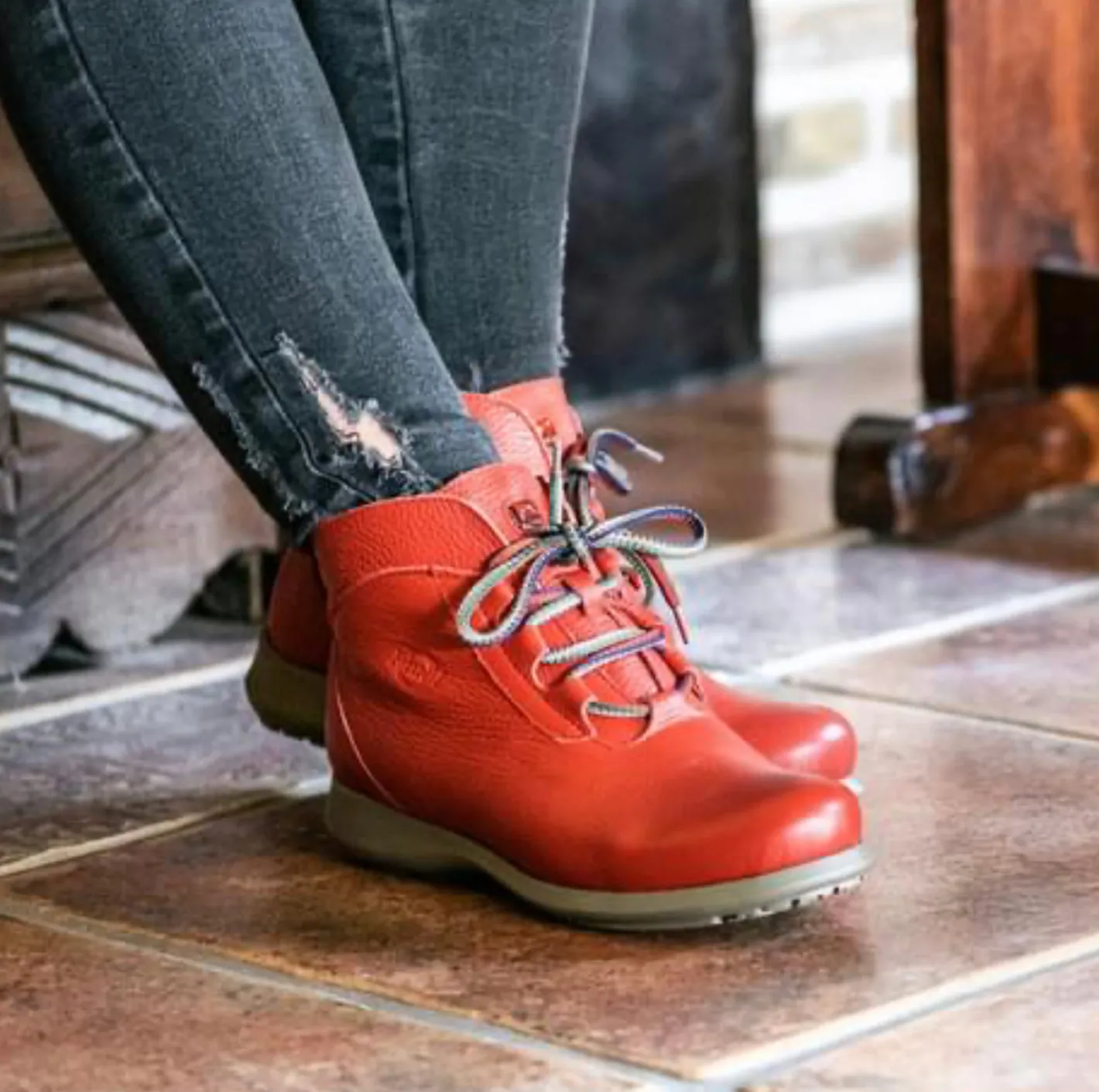 jose_saenz___red_ankle_bo_4.webp Jose Saenz - 2082 Red Ankle Boots