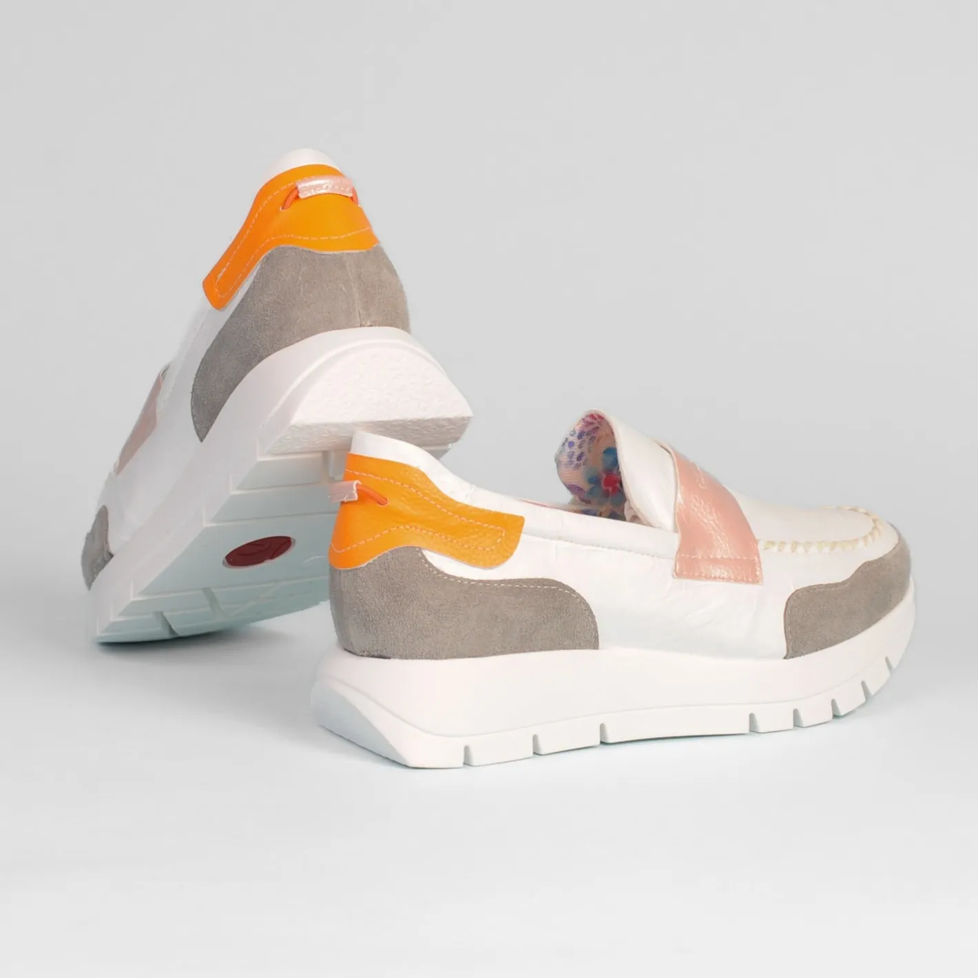 jose_saenz___white_and_gr_2-1.webp Jose Saenz - 2290 White and Grey Loafer