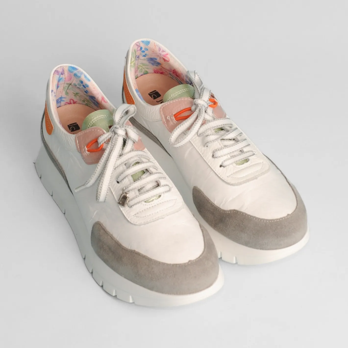 jose_saenz___white_and_gr_4.webp Jose Saenz - 2287 White and Grey Trainer
