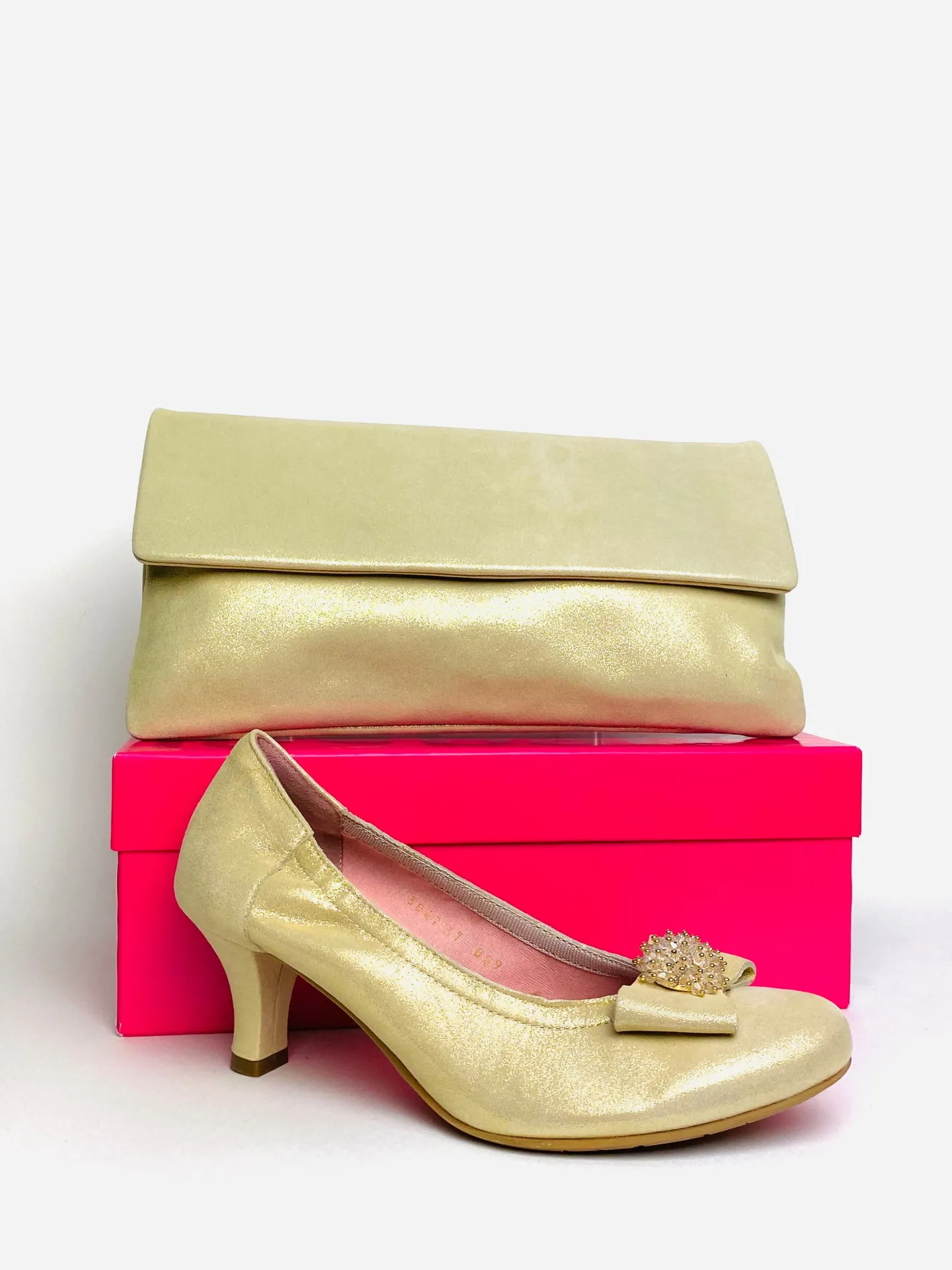 le_babe___gold_court_shoe_4.webp Le Babe - 3047 Gold Court Shoe*