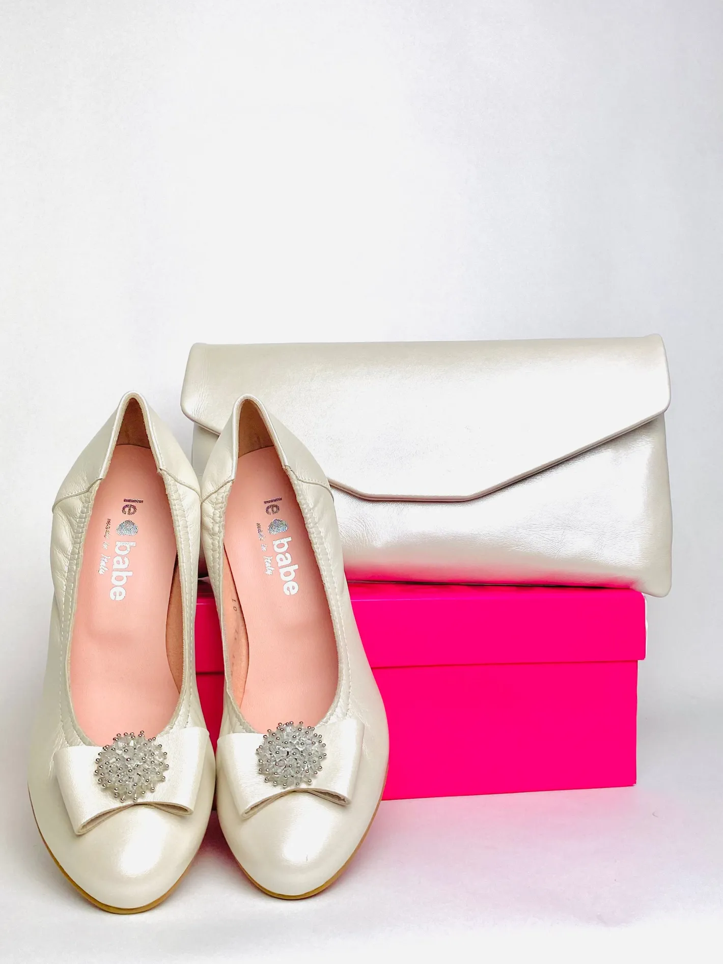 le_babe___ivory_leather_c_1.webp Le Babe - 3047 Ivory leather Cluster Court shoe with a Kitten heel*