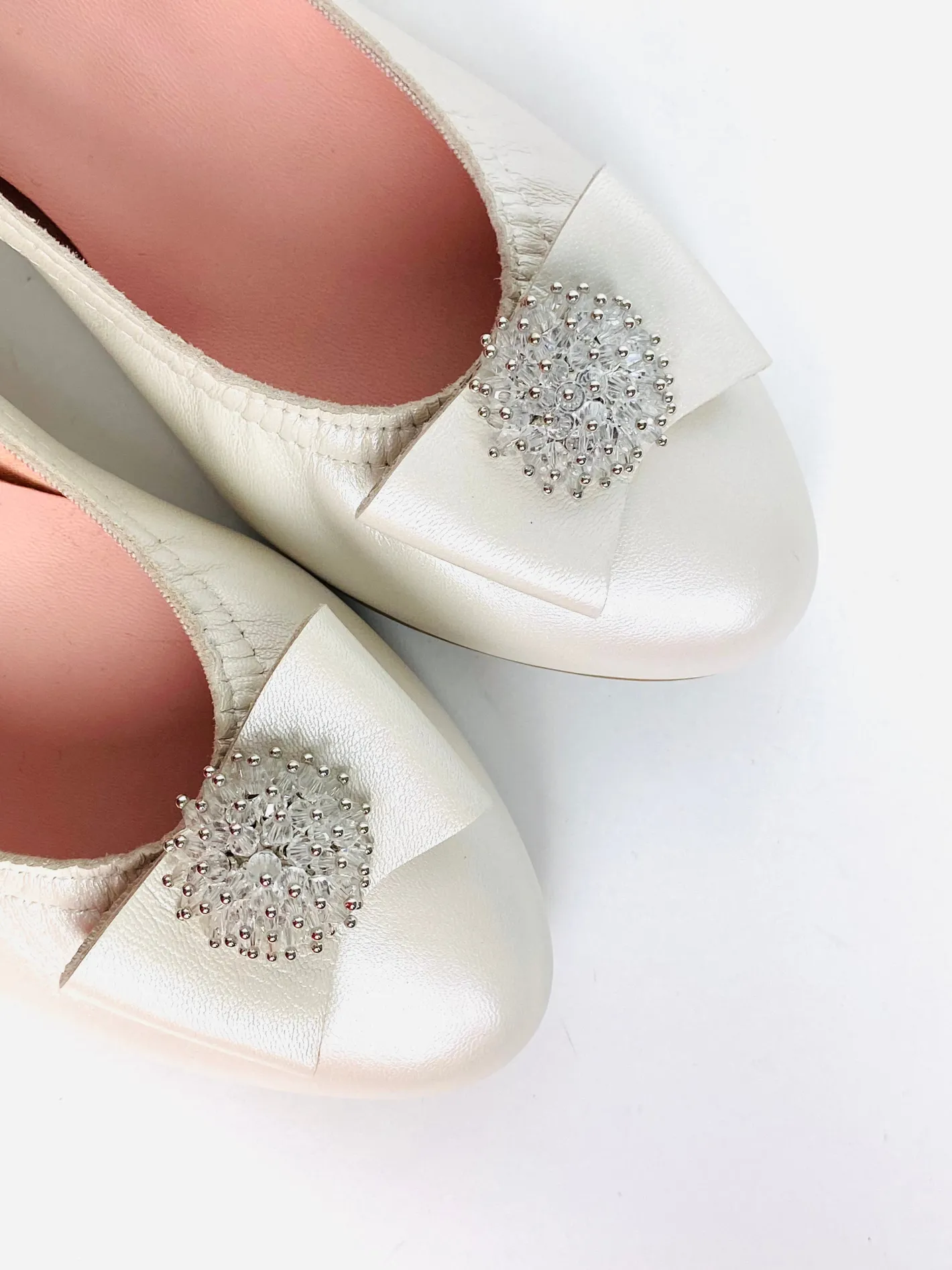 le_babe___ivory_leather_c_3.webp Le Babe - 3047 Ivory leather Cluster Court shoe with a Kitten heel*