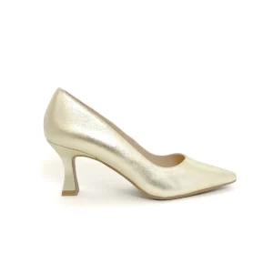 Lodi - Jona Gold Leather Court with a Kitten heel