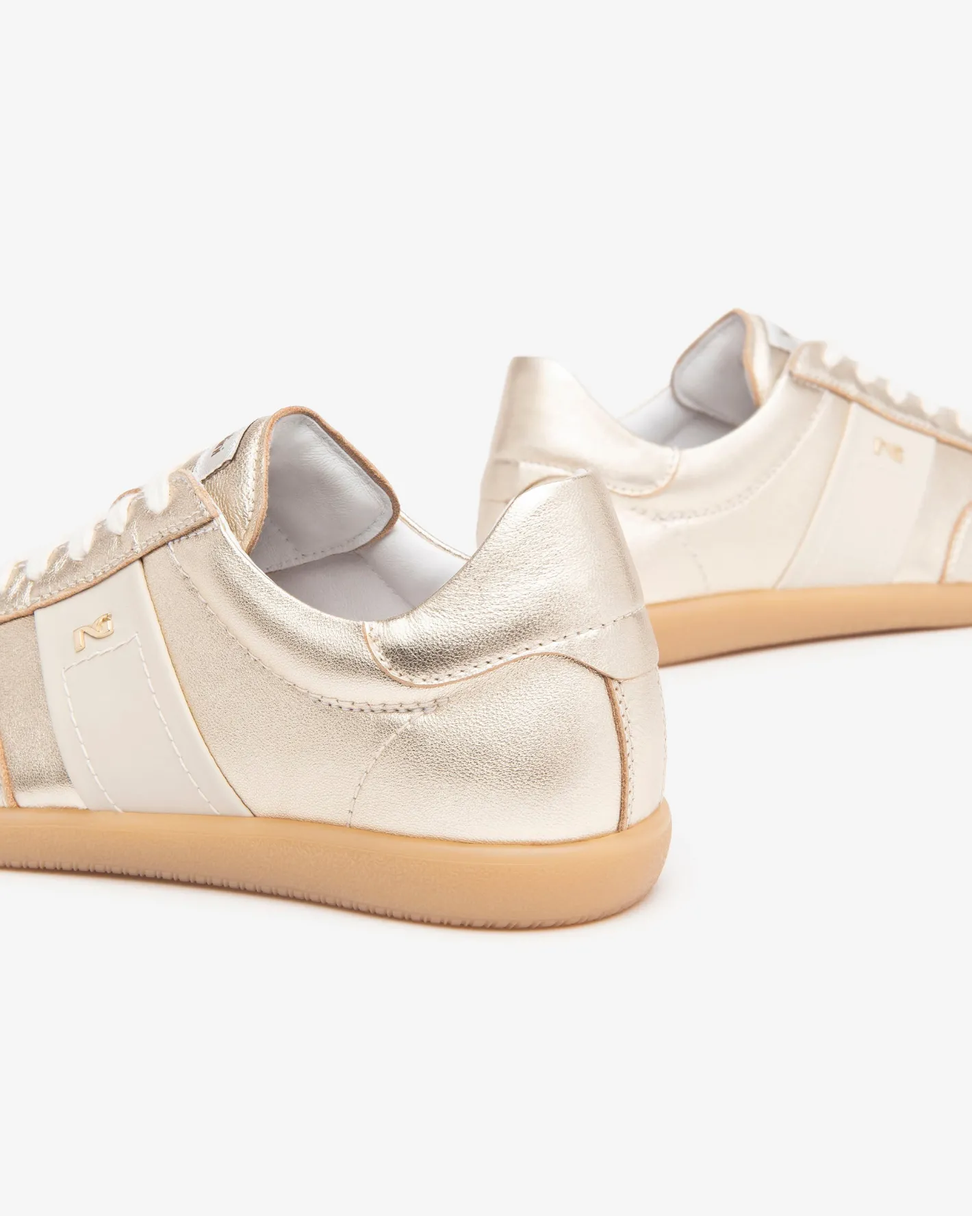 nerogiardini__ed_gold_ret_1.webp NeroGiardini - E512850D Gold Retro Trainer