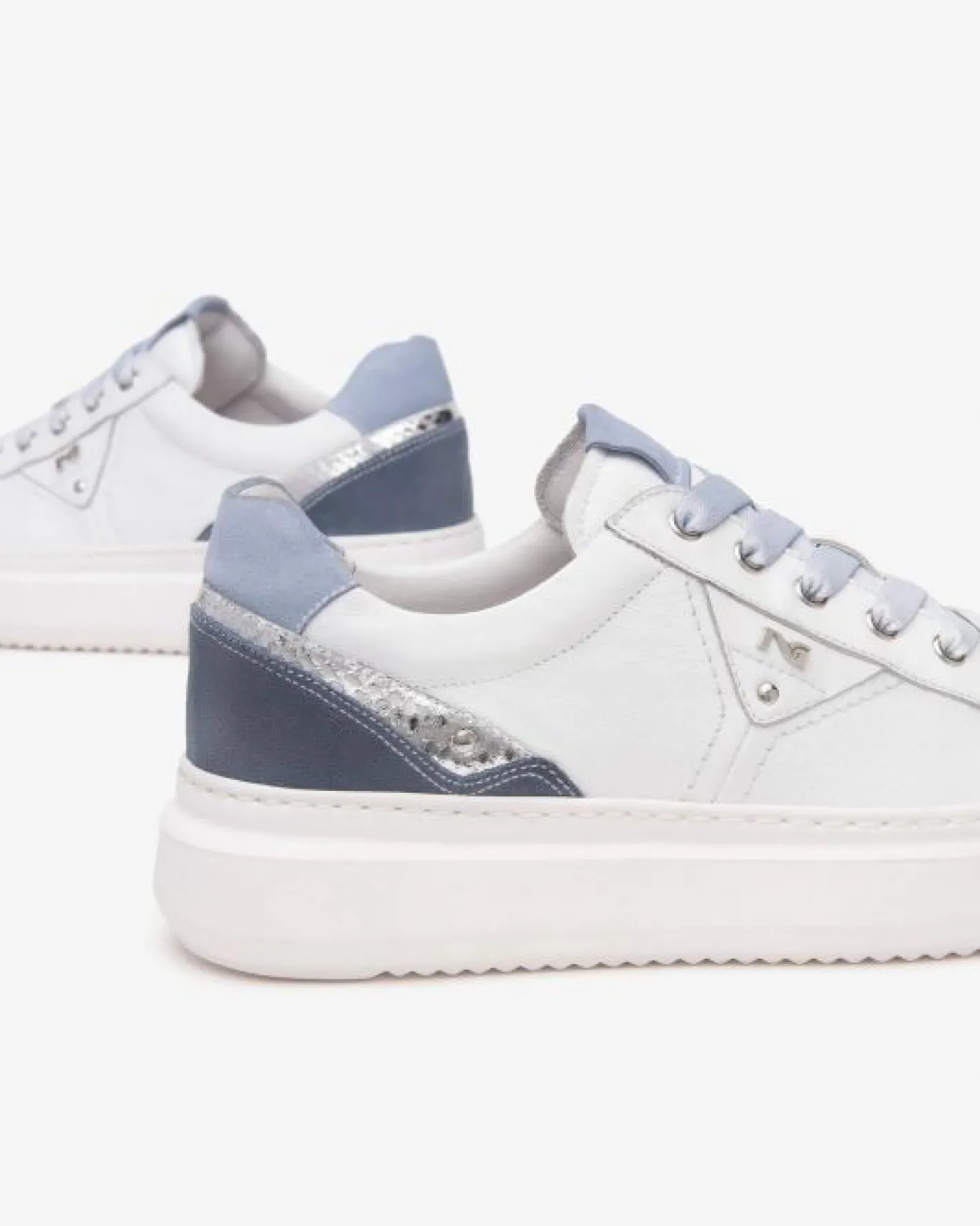 nerogiardini__ed_white_an_2.webp NeroGiardini - E513040D White and Blue Trainer