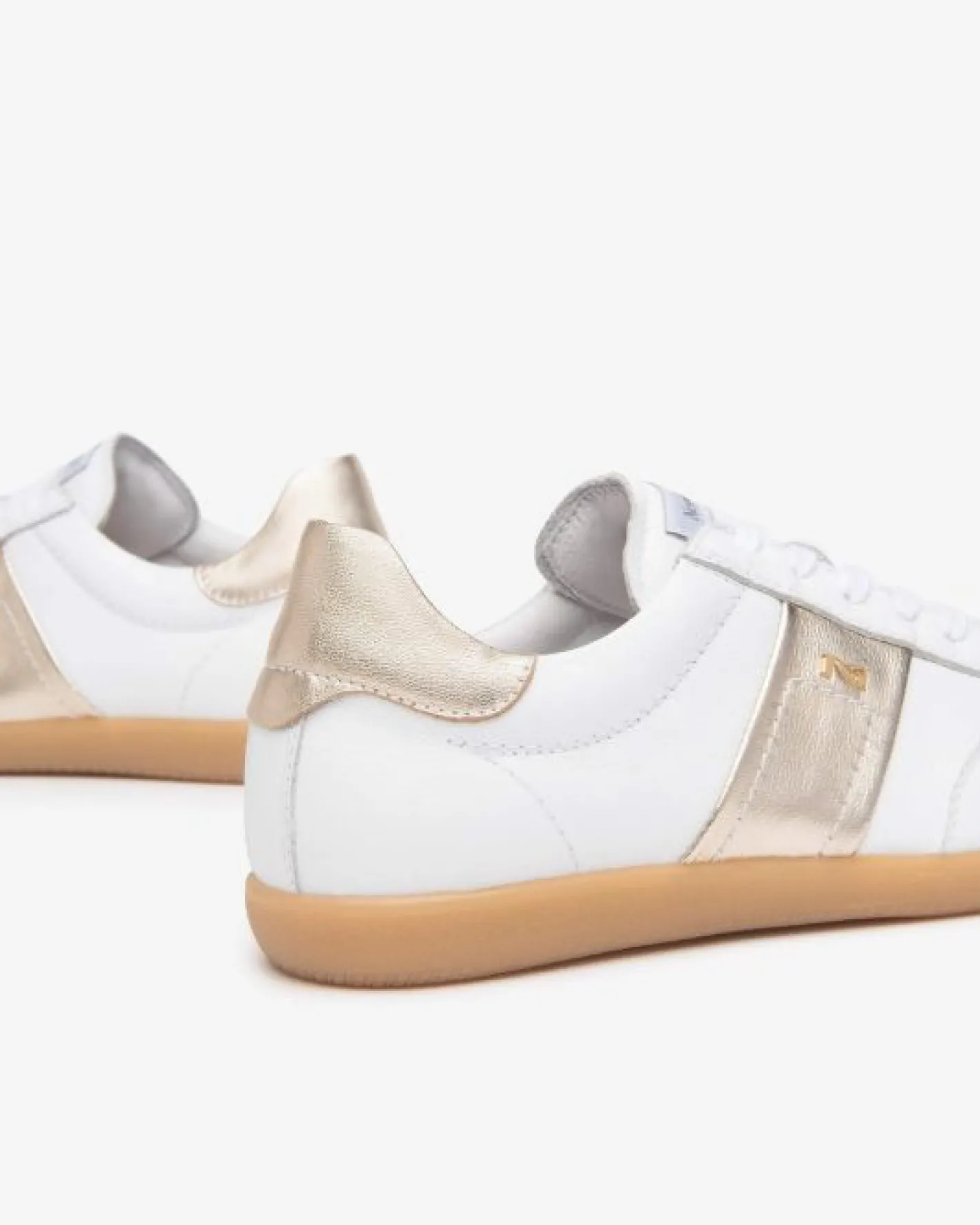 nerogiardini__white_and_g_1.webp NeroGiardini - White and Gold Retro Trainer