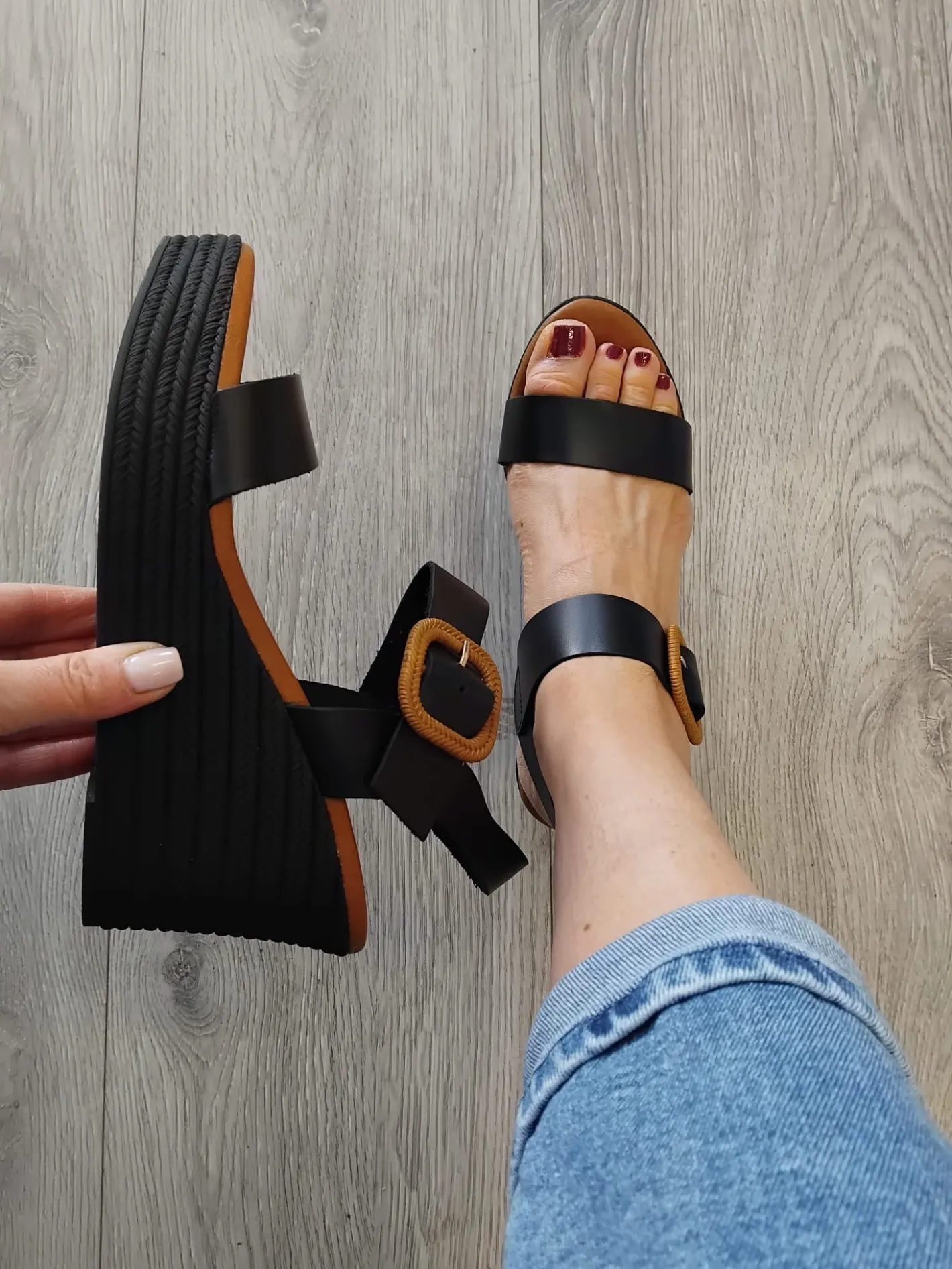 oh_my_sandals___black_wed_0.webp Oh My Sandals - 5728 Black Wedge Sandal