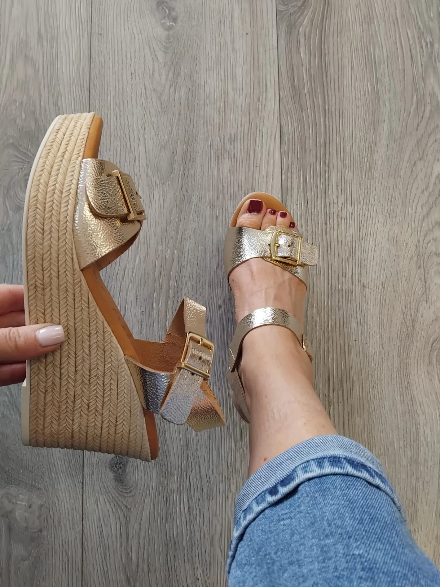 oh_my_sandals___gold_wedg_0.webp Oh My Sandals - 5726 Gold Wedge Sandal