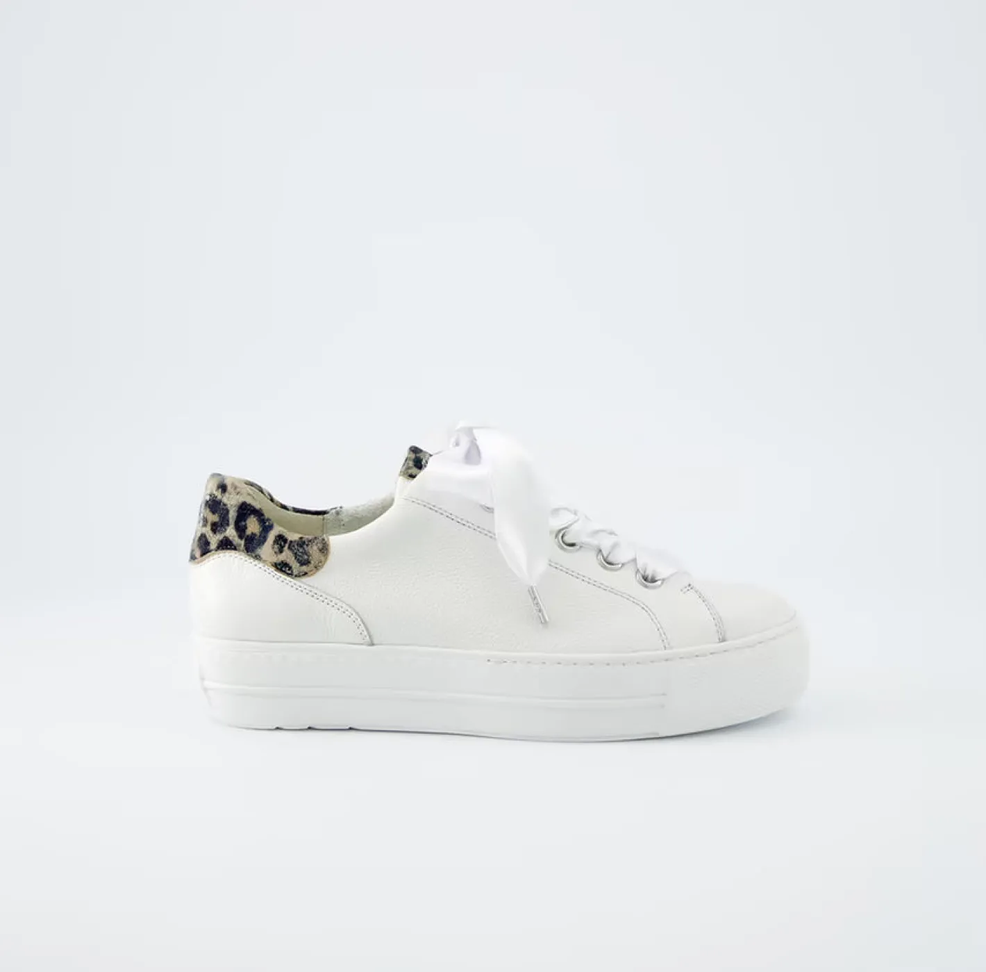 paul_green___white_ribbon_0.webp Paul Green - 5520 White Ribbon Lace Trainer