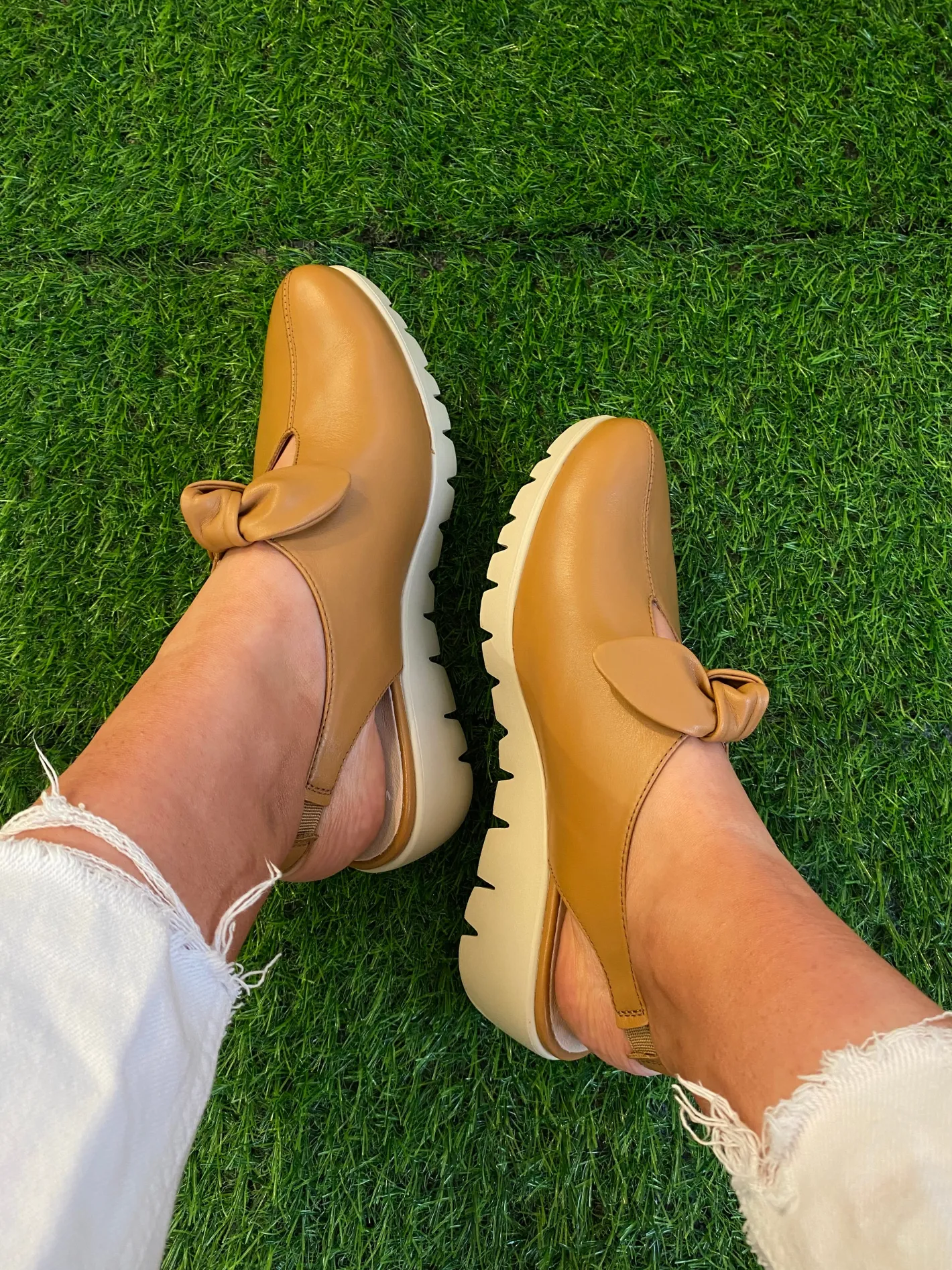 wonders__c_tan_wedge_slin_1.webp Wonders - C-33315 Tan Wedge Slingback